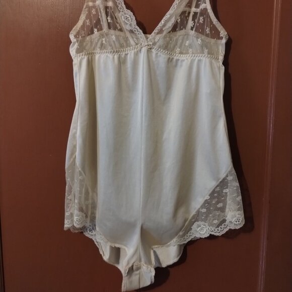 Vintage Warners Whimsies BEIGE Teddy Bodysuit Size 36 Antron III Nylon USA - Picture 2 of 10